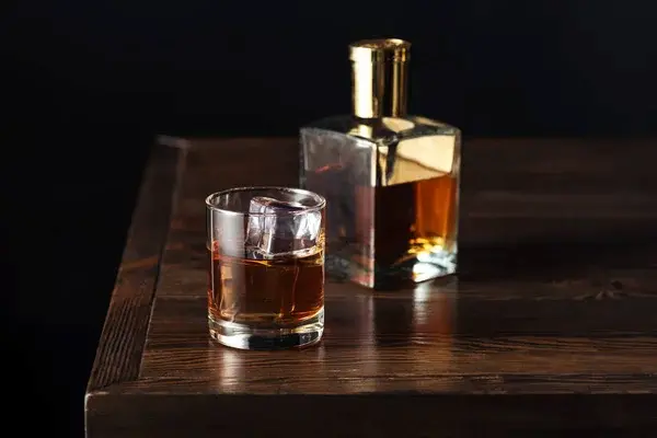 Imagen de una botella de wiskey