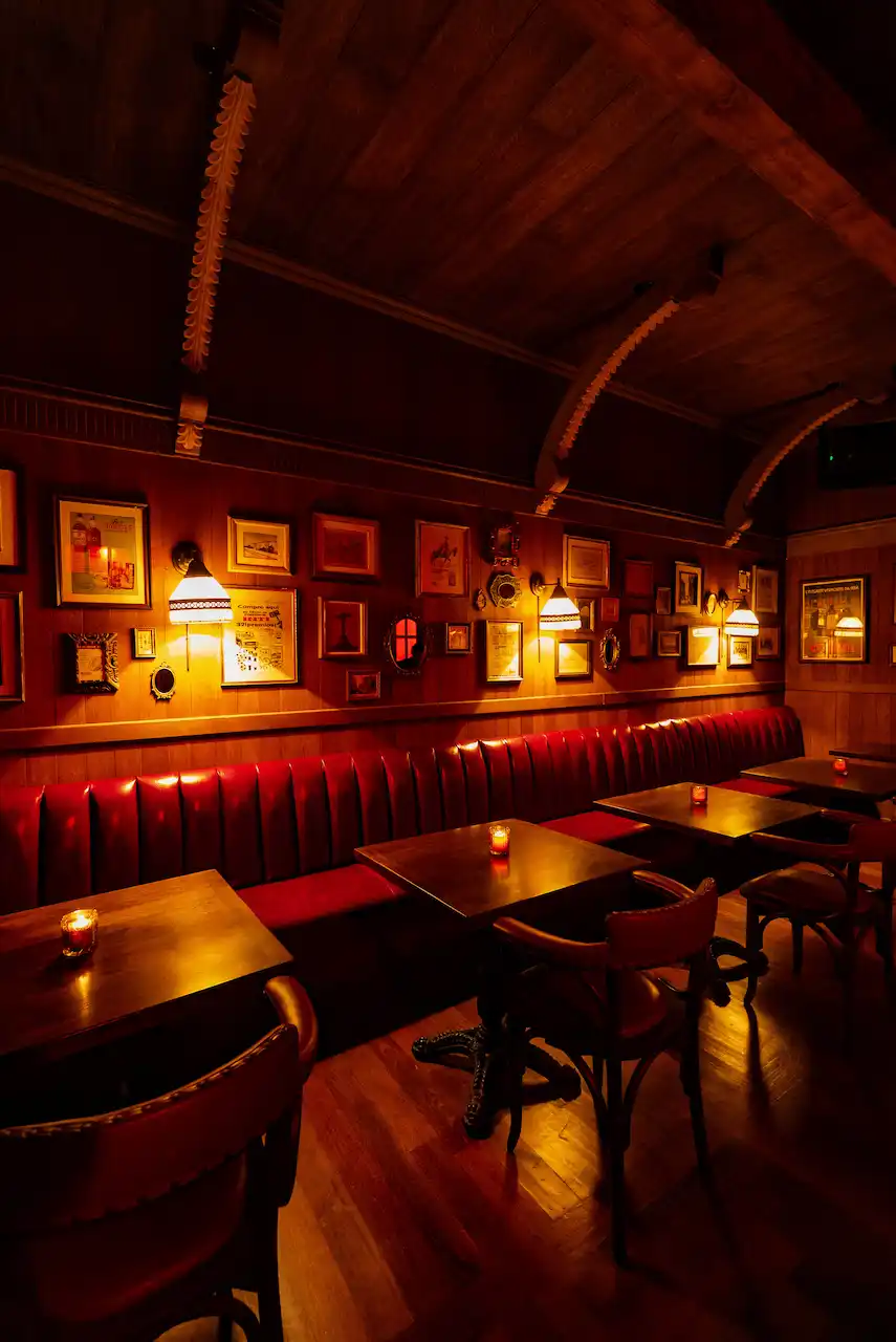 Speakeasy elegante en miraflores
