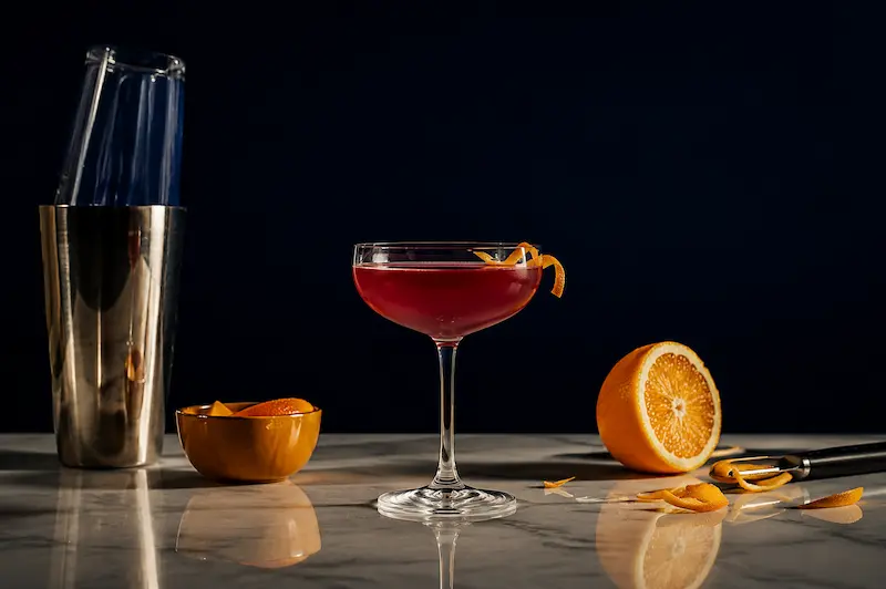 ¿Cómo disfrutar un Boulevardier y qué variaciones existen