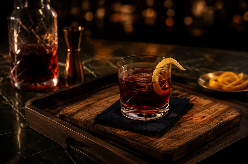 ¿Qué es el Boulevardier y por qué es un cóctel clásico